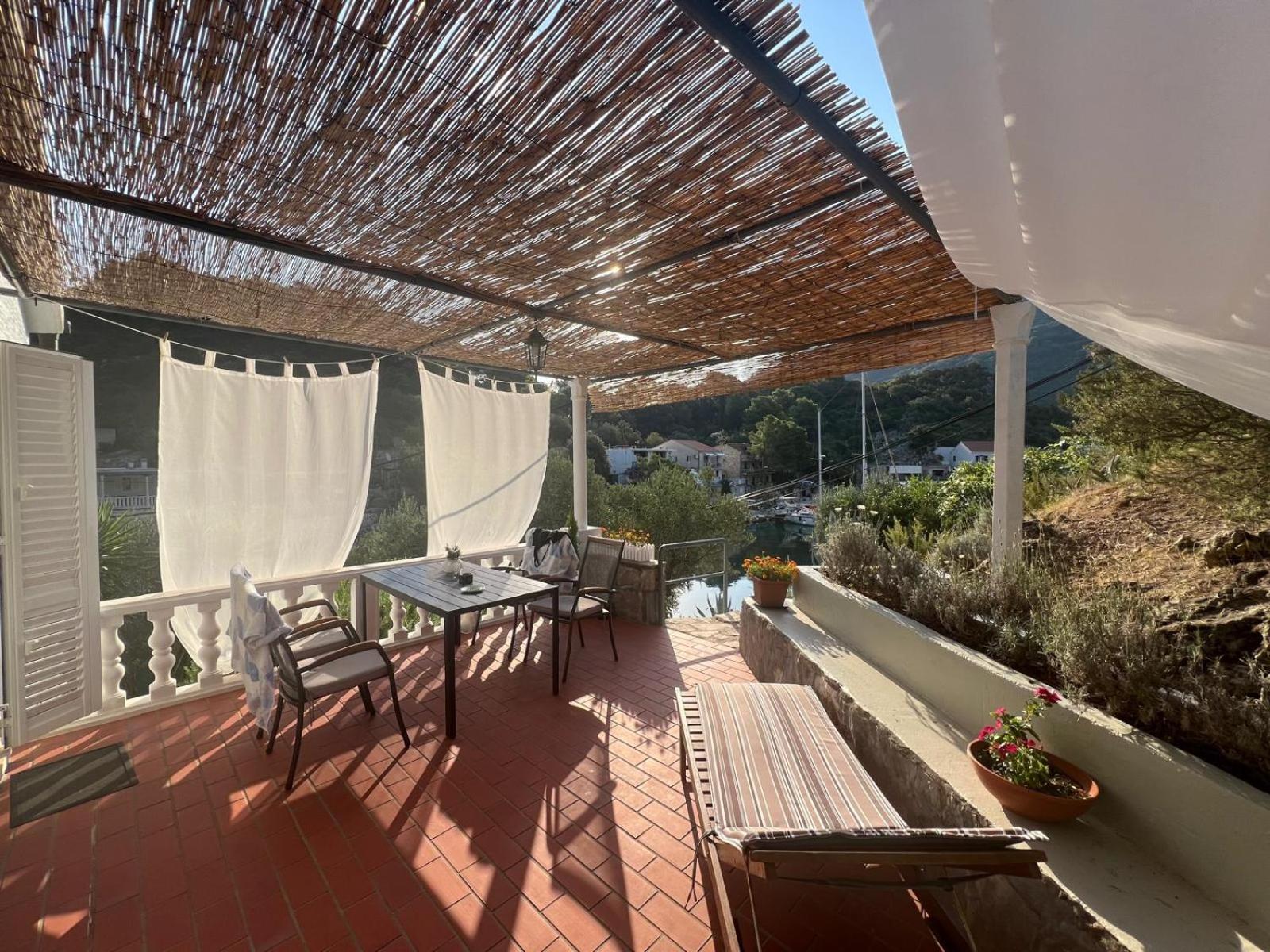 Apartment Nadine Mljet Mit Meerblick Okuklje Exteriör bild